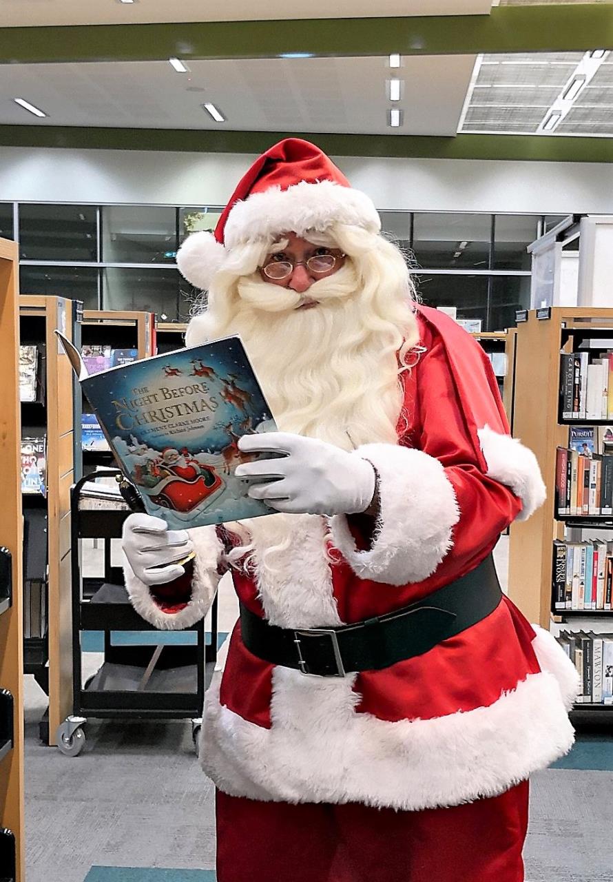 Santa Claus came to town... and he stopped at The Grove!